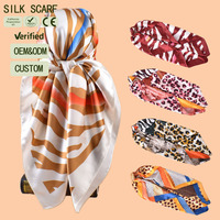 Syal Sutra Imitasi Motif Hewan Campuran Modis 90*90Cm Bandana Pembungkus Kepala Dekoratif Wanita Tekstur Satin Halus