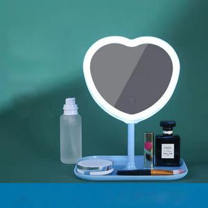 Espejo de Maquillaje LED con Forma de Corazón, Desmontable, Espejo Cosmético de Viaje con Luces LED para Regalo de San Valentín o Cumpleaños - Product Image 3
