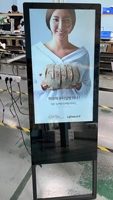 Afficheur numérique intelligent pliable vertical mobile en forme de A pour publicité extérieure, métro, signalisation aquatique, machine publicitaire LCD 10 points