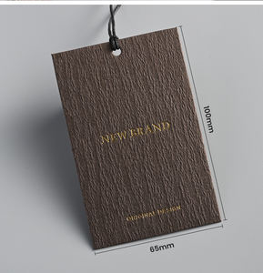 Etiqueta colgante personalizable de tamaño completo, etiqueta de marca de cartón de gama alta con textura en relieve, logotipo personalizado, cuerda de amarre adjunta - Product Image 2