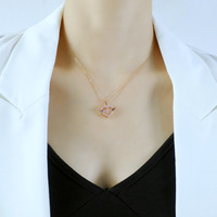 Roosgouden engelenvleugels hart ketting van roestvrij staal met sprankelende dansende zirkonia diamant fladderende hanger voor vrouwen, liefdessieraden