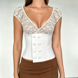 Haut corset blanc en dentelle pour femme, col en V profond, manches courtes bouffantes, bustier avec détails boutonnés, coupe ajustée, chemisier élégant - Product Image 1