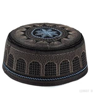 Gorro islámico informal para hombre, hecho a máquina, con un estilo único. - Product Image 3
