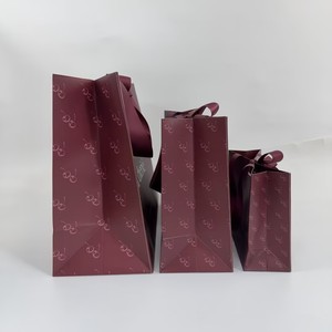 Bolsas de Papel de Lujo Personalizadas para Compras, Bolsas de Papel para Envasado de Cosméticos, Ropa y Regalos, Color Rojo Vino - Product Image 3
