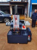 Mesin EDM Potong Kawat CNC Akurasi Tinggi DK7755 3 Axis Peralatan Pemotongan Otomatis untuk Cetakan dan Suku Cadang Presisi