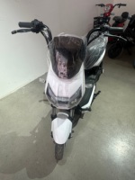 Moto électrique intelligente de type streetbike 1000W 60V pour longues distances, vitesse maximale de 40-60 km/h, Maroc, Pérou