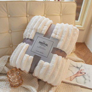 Larga spessa striscia di pelliccia sintetica di coniglio Jacquard in pile di corallo coperta per tessuti per <span class=keywords><strong>la</strong></span> casa e copridivano regalo Premium per i propri cari - Product Image 4