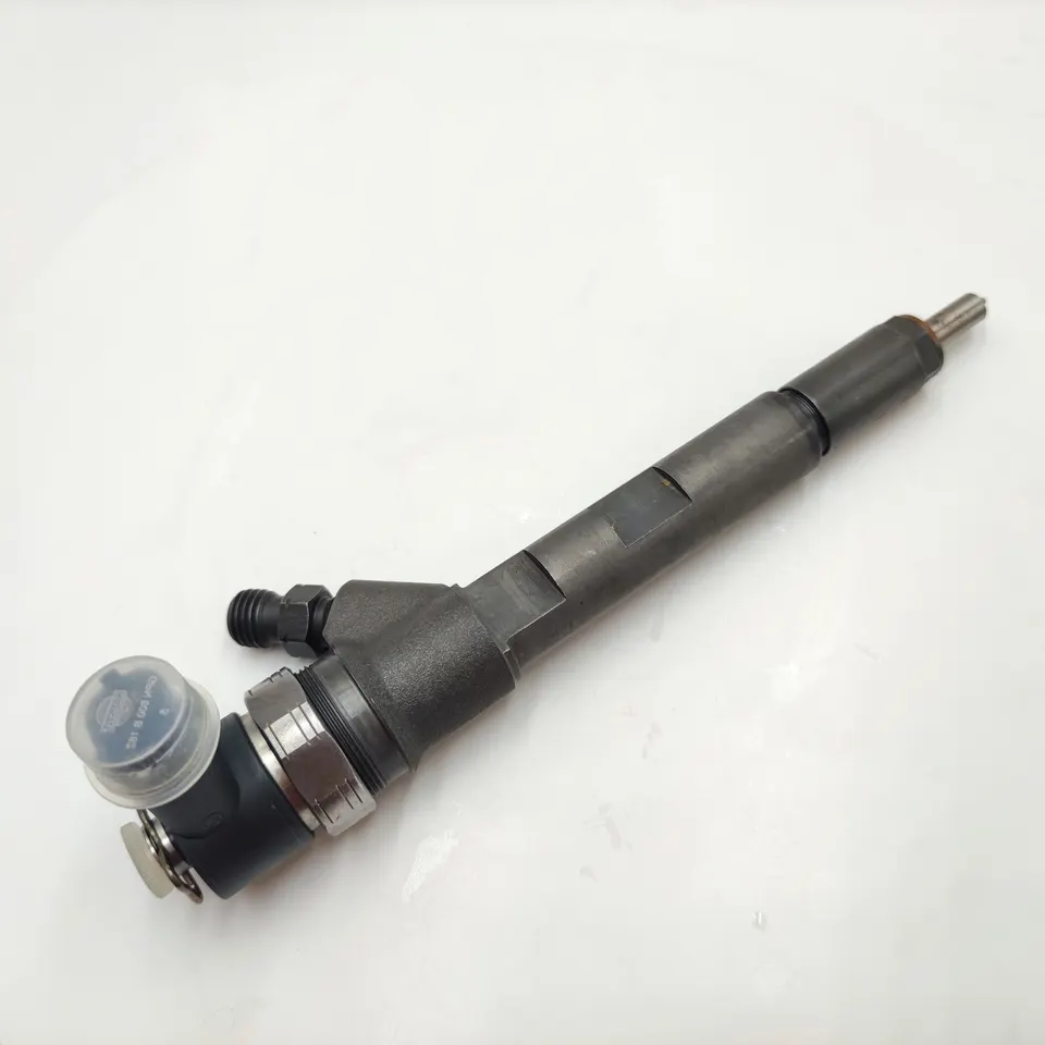 common rail injector 0445110059  05066820AA injector for  Chrysler  Voyager Jeep injector nozzle 0445110059  05066820AA
