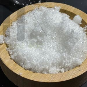 Photographie de cristaux de thiosulfate de sodium conforme REACH, traitement de l'eau, synthèse chimique - Product Image 3