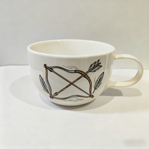 Mug en céramique et porcelaine fait main - Motif de tir à l'arc peint à la main - Cadeau de vacances idéal - Product Image 2