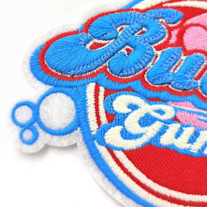 Toile brodée cousue sur des patchs en plastique PVC Bubble Gum Style pour sacs fourre-tout - Product Image 4