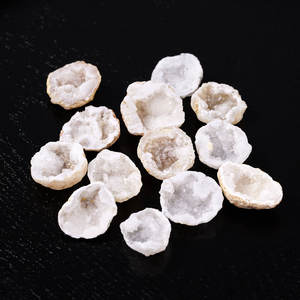 Commercio all'ingrosso naturale di agata bianca Geode miniera Standard di pietra grezza taglio marocco agata cava Geode Mini Geode decorazione, decorazione - Product Image 1