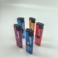 Briquet en plastique à gaz turbo personnalisé de haute qualité à l'épreuve du vent électronique pour fumer en plein air