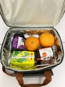 Sac isotherme de pique-nique grande capacité pour 2 personnes avec compartiment pour bouteille et housse de pique-nique, idéal pour l'école et les sorties. - Product Image 4