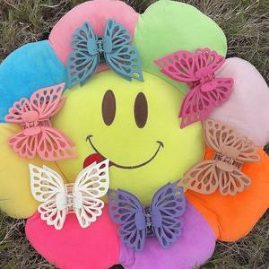 مشابك شعر صيفية مجوفة على شكل فراشة بالجملة، مشابك مزدوجة الطبقات على شكل سمكة قرش، مشابك شعر بلاستيكية كبيرة الحجم للنساء، دبابيس شعر حلوة بالجملة - Product Image 2