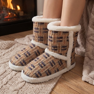 Chaussons bottes doublés en fausse fourrure à motif écossais tissé pour femmes, confortables pour l'hiver, vente en gros, MOQ 1000, Distributeur - Product Image 1