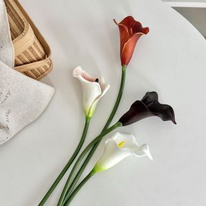 Fleur artificielle Calla Lily en forme de croissant, blanche avec cœur violet, longue tige, arrangement de bureau ou de sol, décoration de la maison, accessoire de mariage - Product Image 4