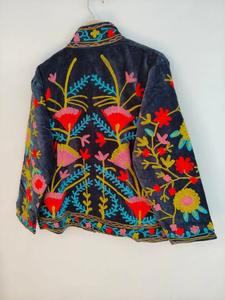 Veste bomber classique en velours Suzani style bohème, broderie florale, réversible, respirante, écologique, prête pour l'hiver - Product Image 6