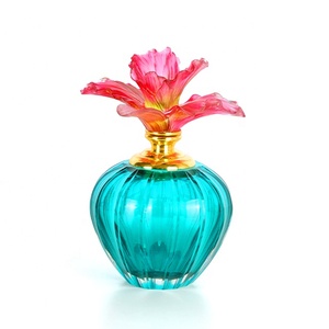 Botella de Perfume Recargable Ecológica de Cristal Transparente de Lujo con Tapa Floral Grabada, Elegante Recuerdo de Boda Pequeño - Product Image 6