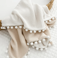 Couverture d'emmaillotage pour bébé avec pompon gaufré, couverture chaude et confortable pour bébé