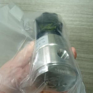 TESCOM 44-2251-241-010 ตัวปรับแรงดันแบบขั้นตอนเดียวรุ่นใหม่ - Product Image 1
