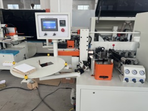 Máquina de Enchapado de Cantos PLC Totalmente Automática de Alta Eficiencia MF506 con Doble Recorte para Muebles de Madera, PVC y MDF, Fácil de Usar - Product Image 5