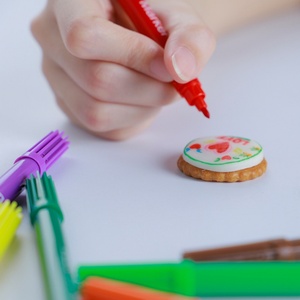 ปากกาเขียนเค้กมาการองเกรดอาหาร 10 สี พร้อมหัวแปรงสำหรับตกแต่งบิสกิตและขนม - Product Image 6