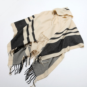 Bas prix de gros automne hiver nouvelle Cape châle chapeau <span class=keywords><strong>écharpe</strong></span> hommes femmes <span class=keywords><strong>cachemire</strong></span> tricoté gland châles traditionnels - Product Image 3