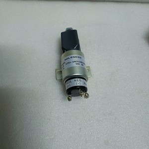 Vanne solénoïde Hyundai XKDE-01455 24V DC pour excavatrice modèle 220-9 - Product Image 2