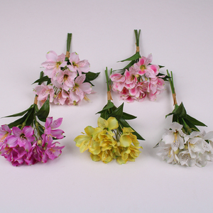 <b>Artificial</b> Silk <b>Flower</b> <b>Lily</b> Bouquet for Home Living Room Dining Table Coffee Table Tabletop Decoration Wedding Faux <b>Flower</b> - Product Image 5