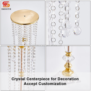 Support à fleurs et bougeoir en fer doré lisse 80 cm, élégant et luxueux pour la décoration d'événements et de fêtes - Product Image 2