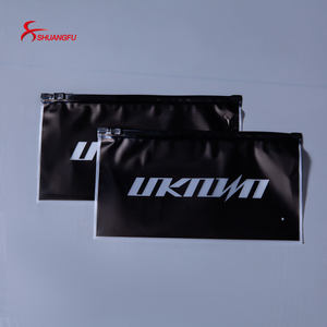 Embalaje personalizado de polietileno Biodegradable, cierre deslizante de PVC negro, bolsa Ziplock esmerilada con logotipo - Product Image 1