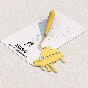 Marque-page musical créatif en métal en forme de saxophone, trompette, accordéon, violon, guitare, piano avec pompon – Vente en gros - Product Image 6