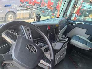 Camión Tractor Diésel FAW JH6 6X4 560HP Usado, Motor Weichai, Retardador AMT Rápido, Transporte Pesado para Minería, Capacidad de Carga de 11-20T - Product Image 2