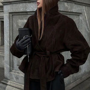 جاكيت عصري عالي الجودة من الجلد الطبيعي للنساء بحزام من جلد الغزال - Product Image 1