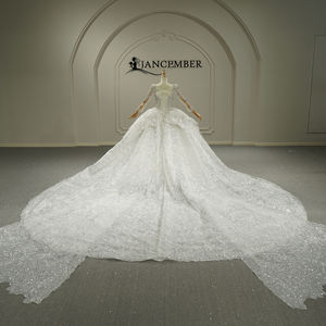 ชุดแต่งงานทรงบอลกาวน์แบบยาวลากพื้น รุ่น GT26026 Royal แขนยาว คอเหลี่ยม แต่งลูกไม้ ประดับดอกไม้และคริสตัล สไตล์โมเดิร์น - Product Image 4