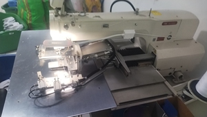 Machine à coudre industrielle VMA pour la couture de motifs sur casquettes, zone de travail 30x20cm, modèle 3020 - Product Image 2
