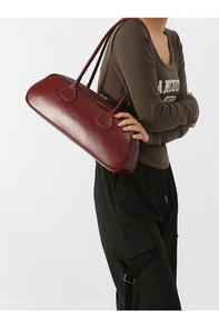 กระเป๋าถือผู้หญิงดีไซน์หรูหรา สไตล์เรโทร ดีไซน์เฉพาะตัว ปิดด้วยซิป ความจุเยอะ หูหิ้วสองข้าง ทรงสะพายไหล่ รูปทรงอานม้า สายโซ่ - Product Image 6