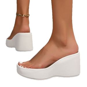 Nouvelles sandales d'été à semelle épaisse pour femme, style décontracté, à talon compensé, pour le quotidien - Product Image 5