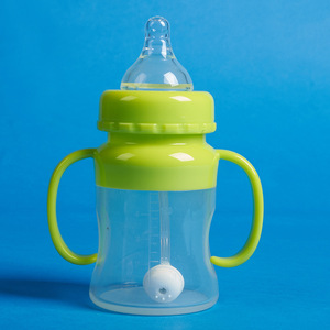 <span class=keywords><strong>Biberon</strong></span> personnalisé sans BPA pour bébé, en silicone de qualité alimentaire, anti-colique, à col large, fabricant OEM ODM, vente en gros - Product Image 3