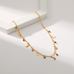 Bracelet de cheville en plaqué or 18 carats avec breloque soleil pour femme Bracelet de cheville en laiton avec chaîne de pied étoile et lune en or - Product Image 5