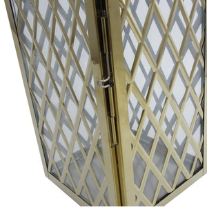 Thiết Kế Mới Sang Trọng Trang Trí Vườn Nhà Đèn Lồng Nến Bằng Thép Không Gỉ Màu Vàng Bộ Đèn Lồng Lớn Đám Cưới Đèn Lồng Màu Vàng Thủy Tinh Trang Trí - Product Image 3