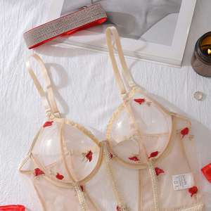 <span class=keywords><strong>Ensemble</strong></span> 3 pièces de <span class=keywords><strong>lingerie</strong></span> transparente avec collier ras-du-cou en strass, body brodé de roses à armatures et gants rouges – <span class=keywords><strong>Lingerie</strong></span> <span class=keywords><strong>glamour</strong></span> sculptante - Product Image 5