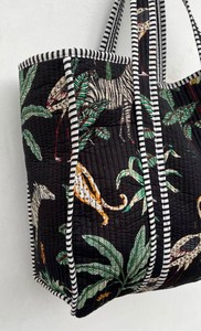 Sac fourre-tout matelassé en coton imprimé, spacieux pour les essentiels quotidiens, le shopping et les voyages, sac à bandoulière - Product Image 4