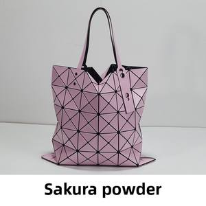 Sac fourre-tout matelassé géométrique à six compartiments classique, tendances mode 2025, pour femme, sac d'usine original à vie, en polyester, ouvert - Product Image 3