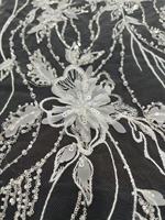 Tissu en dentelle de cristal perlé à la main de qualité supérieure, broderie de perles tubulaires en strass lourds sur filet pour robe de mariée