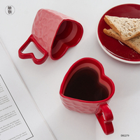 Mug en céramique personnalisé en forme de cœur pour couple, version coréenne, design à motifs personnalisés, tasse à café pour couple