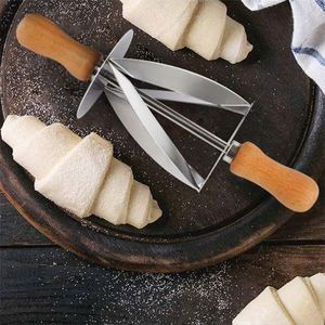 Los Más Vendidos para el Hogar 2025: Cortador de Masa para Croissants con Mango de Madera - Product Image 3