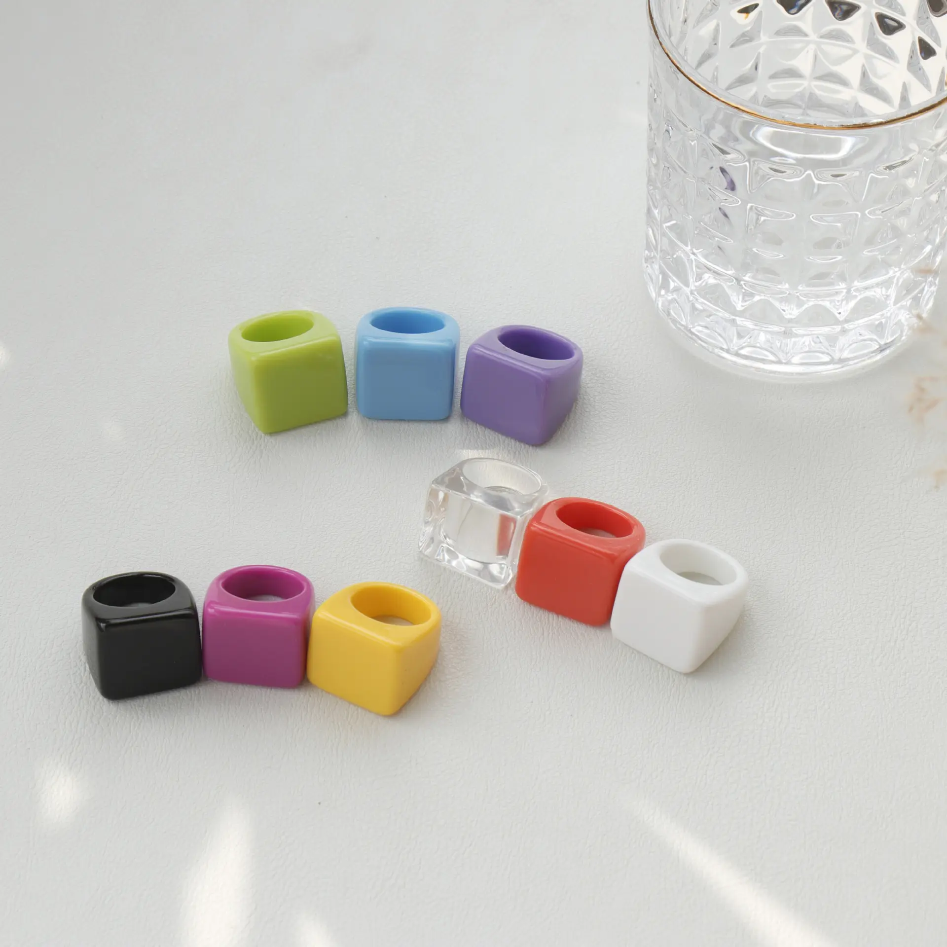 Romantic New Colorful Acrylic Hand Finger Rings Clear Square Resin Geometric Gemstone Rings Engagement Rings for Women