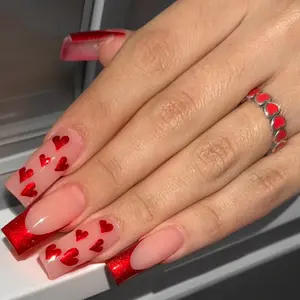 Prensa de Punta francesa en las uñas postizas Uñas cuadradas largas Pegamento del día de San Valentín en las uñas con brillo de corazón